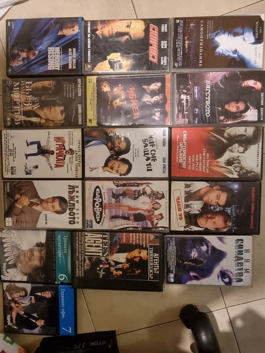 Продавам видео касети и dvd филми лицензирани