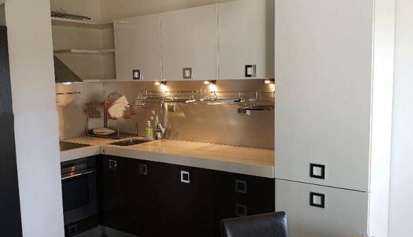 Дава се под наем Тристаен апартамент в София, Оборище - 100 кв.м за 750 € - Снимка #2