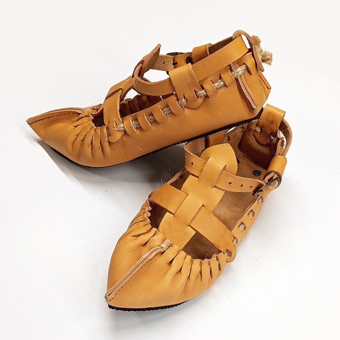 Мъжки кожени цървули .Отстъпка на и над 5 бр-5,11€ /10 лв начифт.