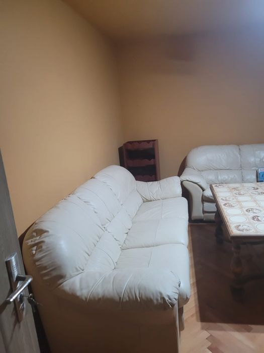 Închiriere apartament 3 camere