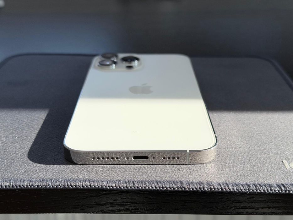 Vand Iphone 13 pro max impecabil