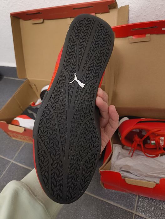 Два чифта обувки Puma ferrari номер 41