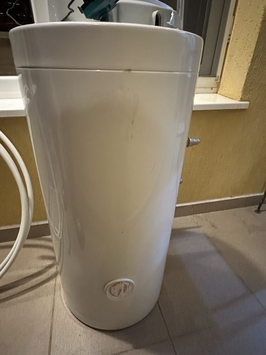 Продавам Хоризонтален бойлер Tesy  50л GCH503620A04TSR