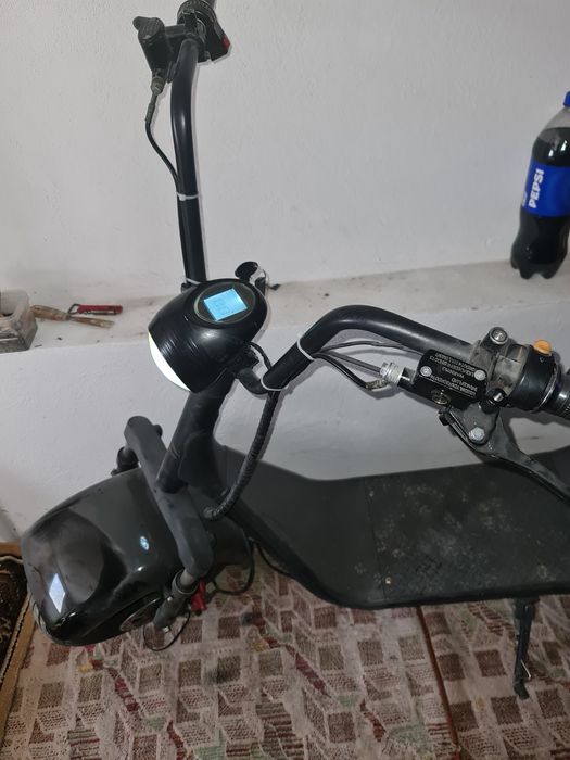 Vând scuter citycoco cu motor de 2000w