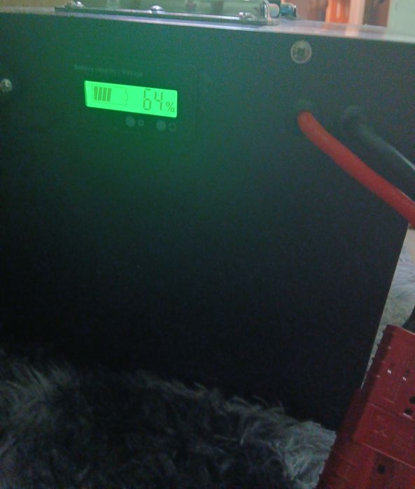 Vând baterie de panouri solare