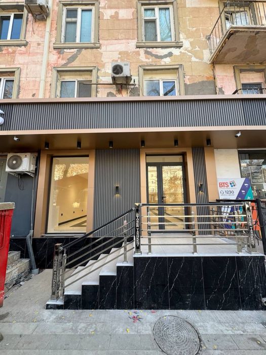 Срочно продаётся нежилое помещения 1линия в доль дороге шота руставели