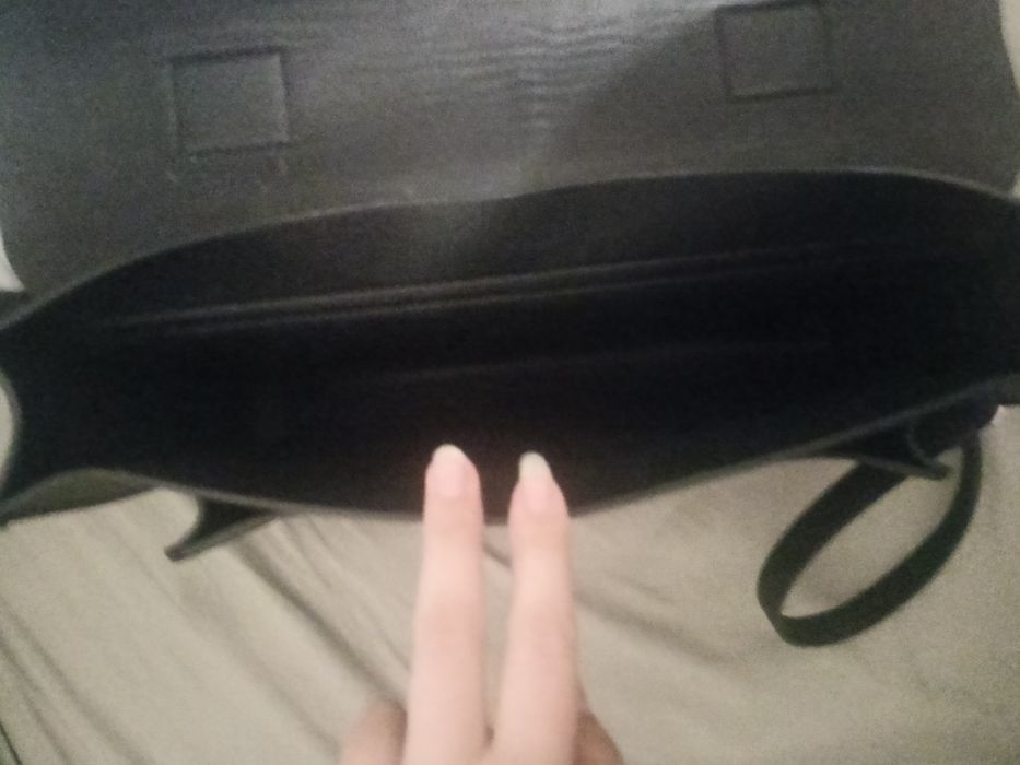 Черная сумка через плечо