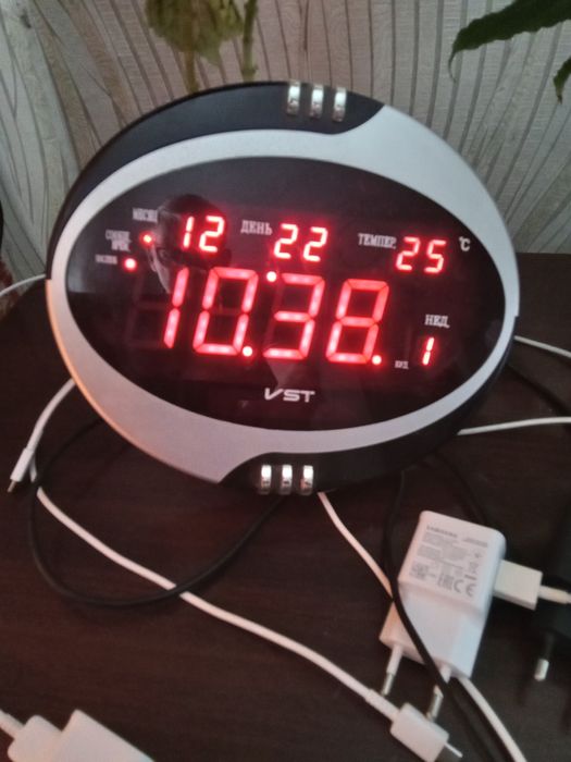 Электронные часы 3000