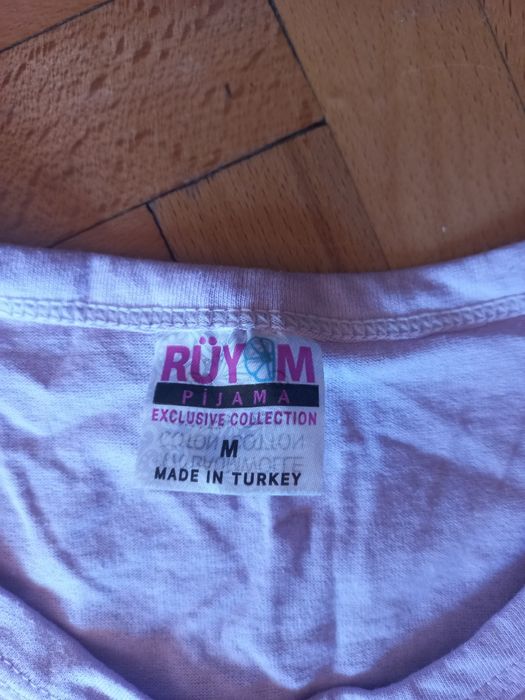 Добре запазена тениска за момиче,сниман и етикет