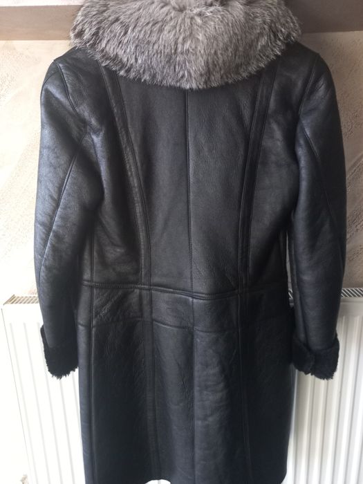 Ново палто от агнешка кожа и яка от сребърна лисица