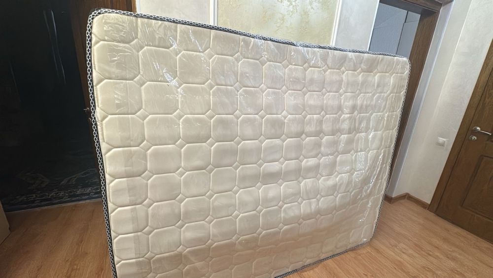 Продам матрас в хорошем состоянии