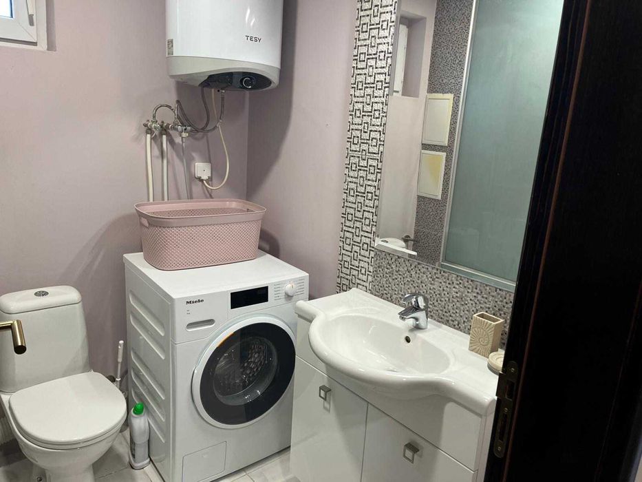 Дава се под наем Двустаен апартамент в к.к. Св.Св. Константин и Елена - 70 кв.м за 698.19 € - Снимка #8