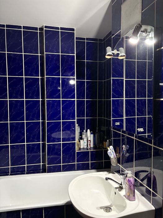 Vând apartament 4 camere