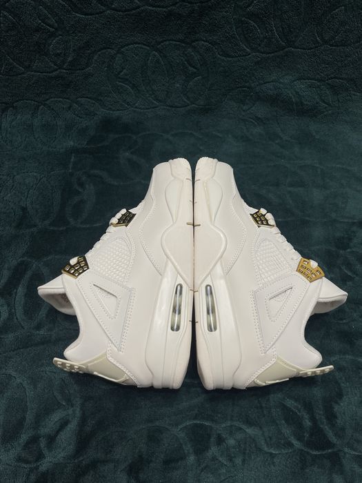 Jordan 4 metalic gold