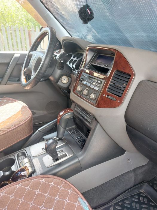 Продам mitsubishi pajero 2006