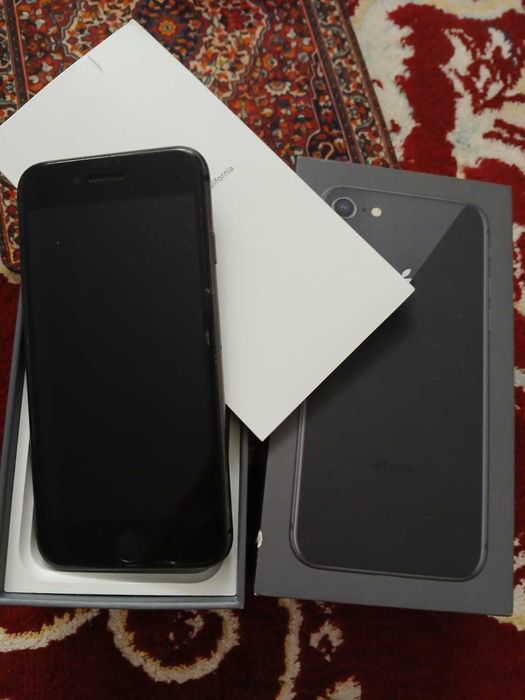 Айфон 8 черный 64GB