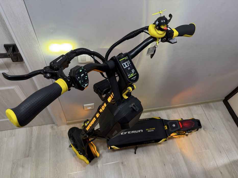Электросамокат  Teverun Blade Mini Ultra.