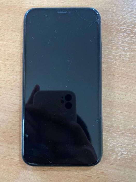 Срочно продам айфон 11