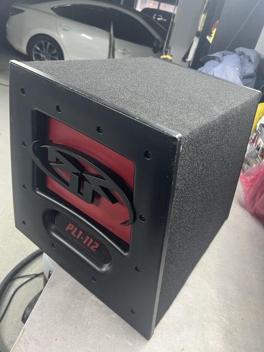 Vand subwoofer auto