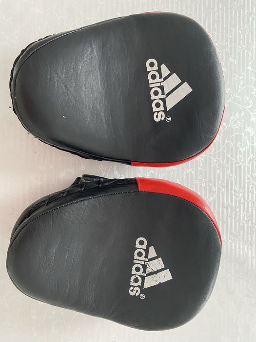 Боксерские лапы.