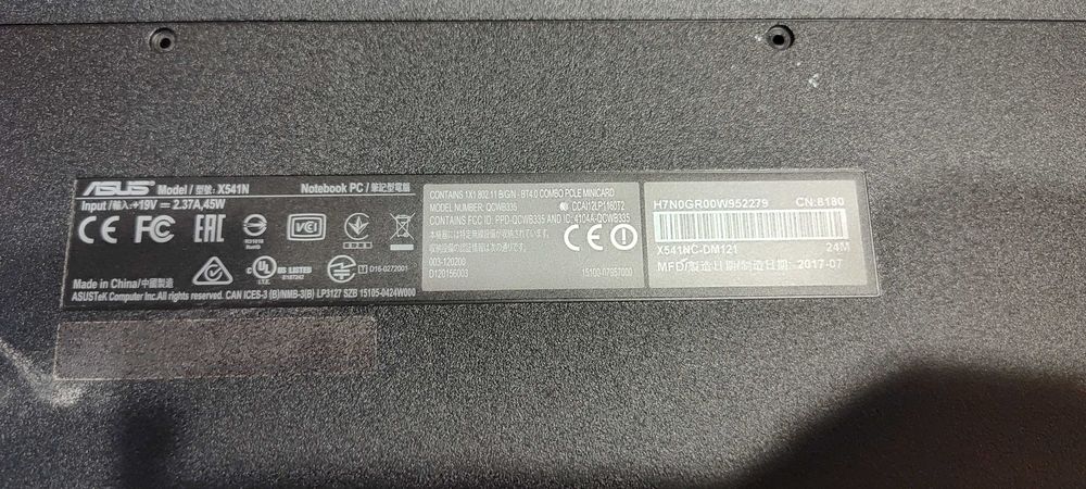 Три неработещи лаптопа за части