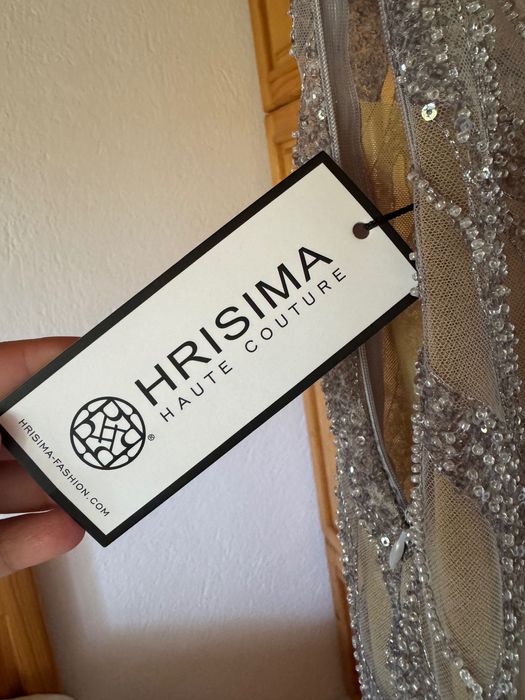 Официална рокля , нова не е носена , с етикет