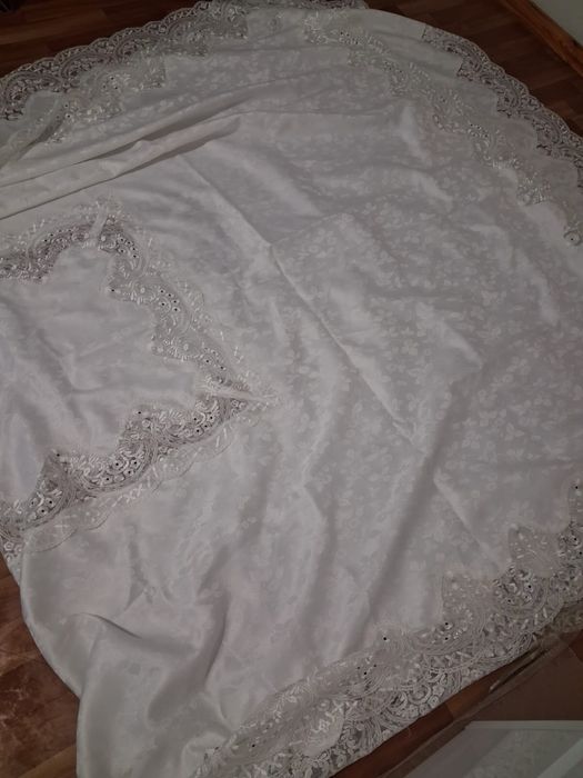 Скатерть в хорошем состоянии