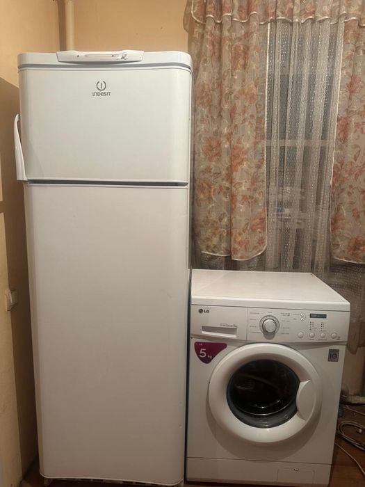 Продам холодилник Индезит