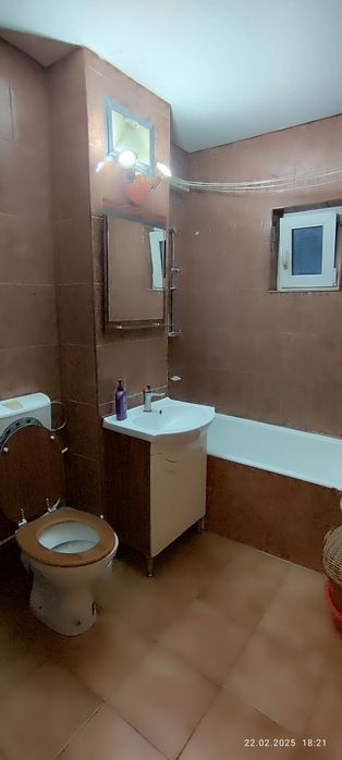 Închiriez apartament 3 camere Brazda