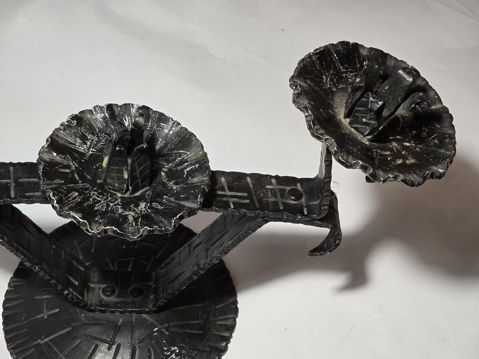 Винтидж метален свещник стар