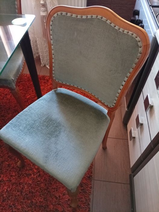 Scaune aduse Germania