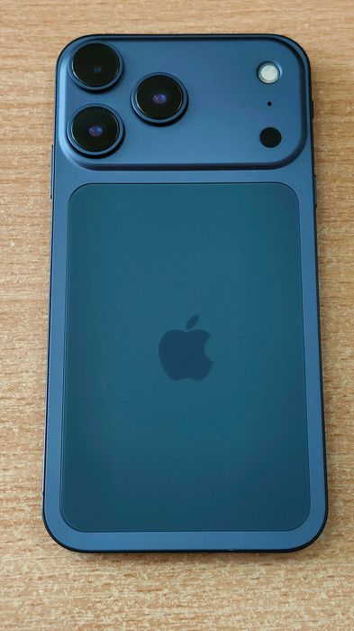Apple iPhone 11 като 17 Pro