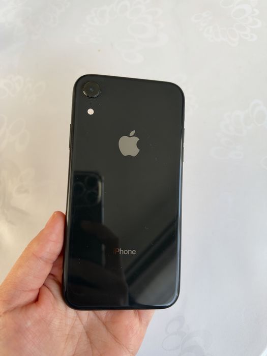 iPhone XR 64 GB в хорошем состоянии