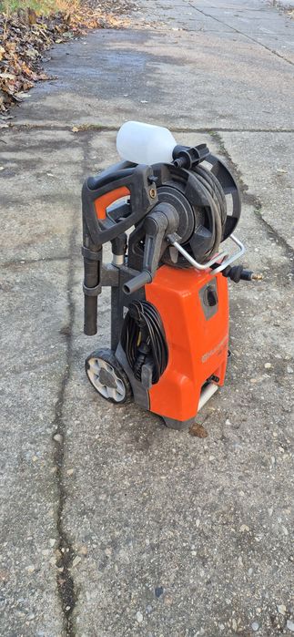 Vând aparat de spălat cu presiune Husqvarna PW360