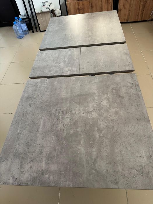 Продаеться стол в отличном состояний