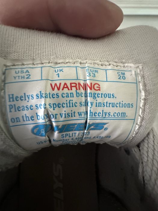 Продам кроссовки ролики Hellys