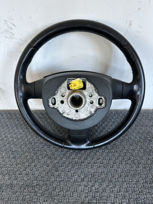 Volan 3 spite Sport VW piele cu comenzi. passat,golf, touran, tiguan