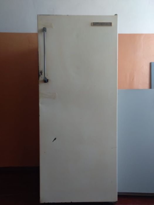 Продам холодильник, совецкий, для дачи самое то