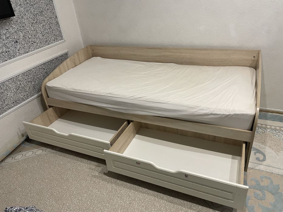 Продам матрац в хорошем состоянии