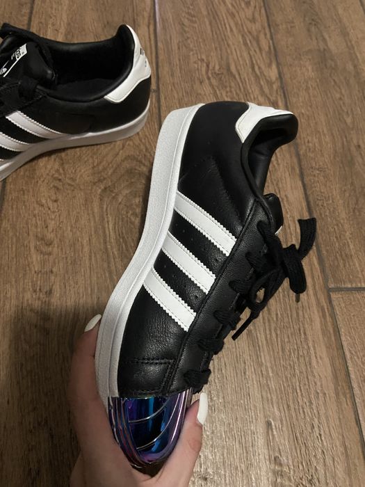 Обувки adidas перфектно качество