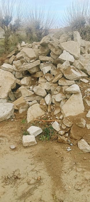 Fundament uchun beton tosh 3 moshin bor