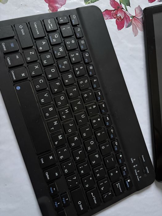 Планшет G2000/состояние отличное.