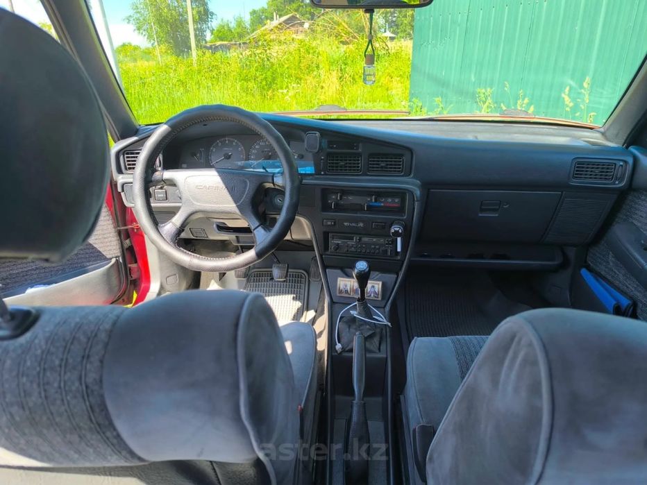 Продам машину Карина2