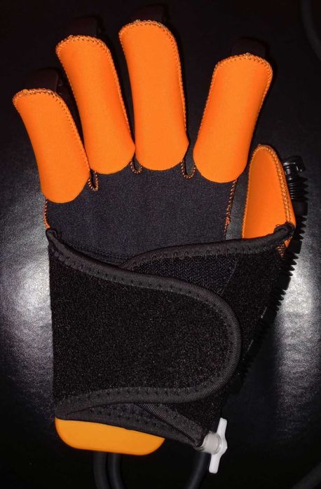 Manusa robotica recuperare mana dreapta probleme AVC coloana paralizie