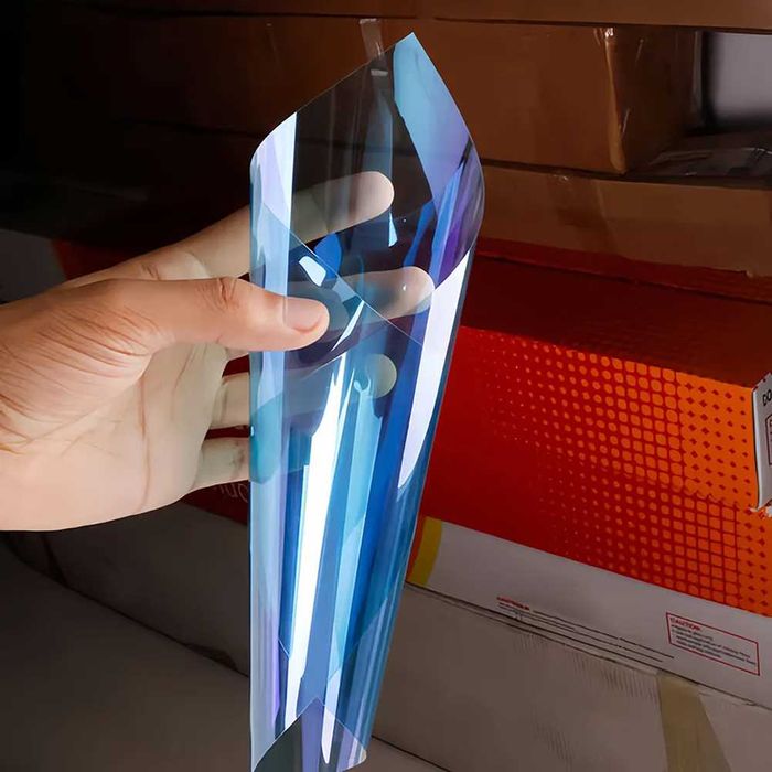 Хамелеоново фолио за автомобилни стъкла 60 % - 1.52м х 1 метър.