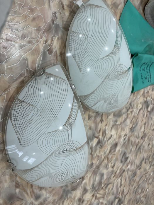 Продам 2 люстры/плафоны