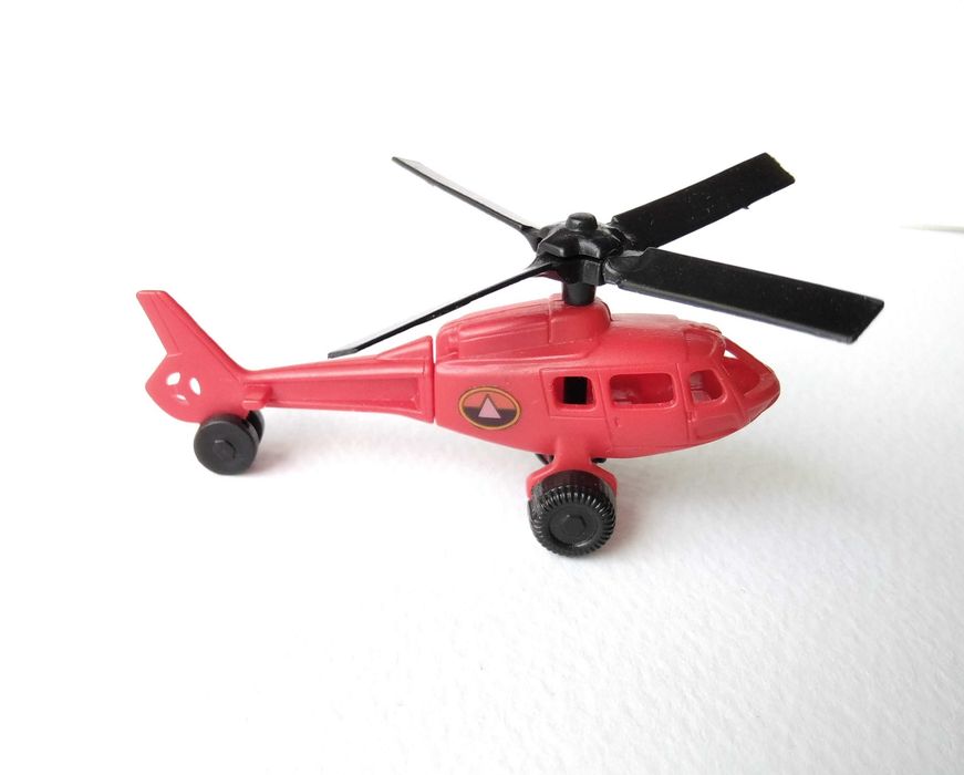 Стари и редки играчки от шоколадови яйца Киндер Kinder Surprise