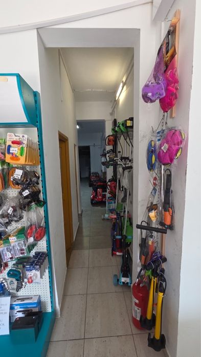 Inchiriez spatiu comercial 130 mp, Ramnicul Sarat