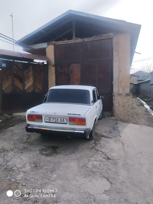 Vaz 2107 sotiladi 2600 $