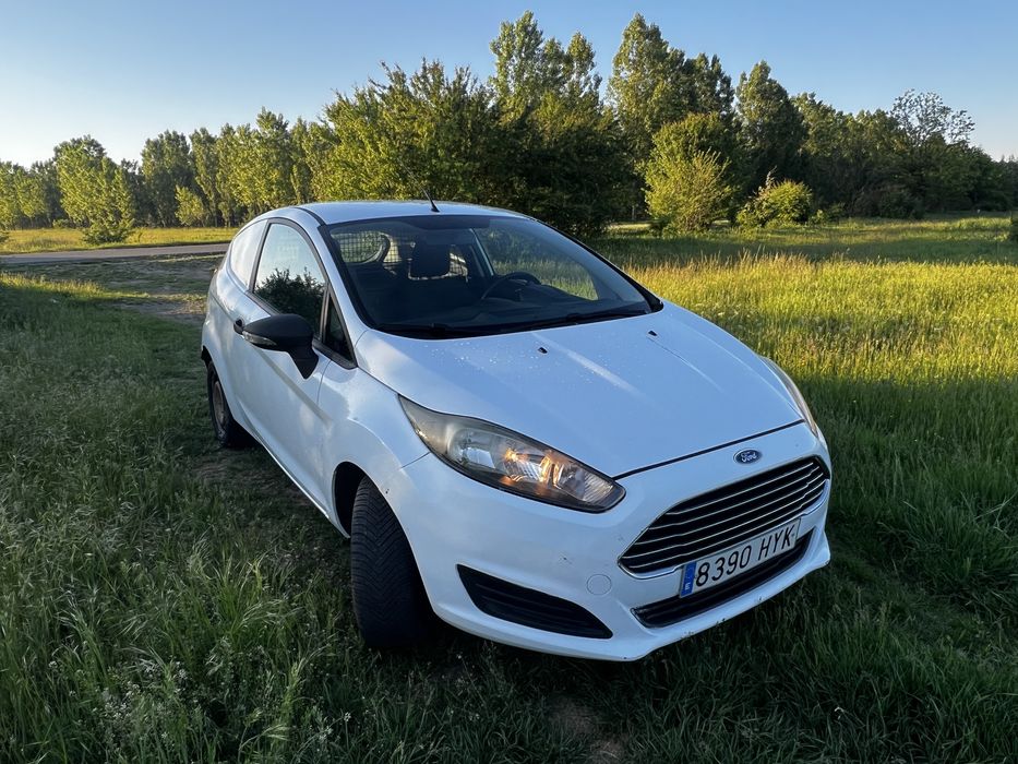 Ford Fiesta furgo, 2013